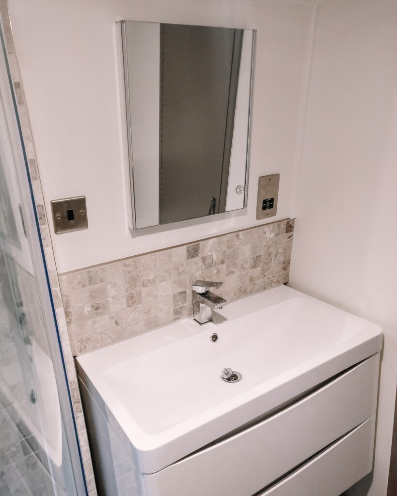 The Bathroom on a modern narrowboat