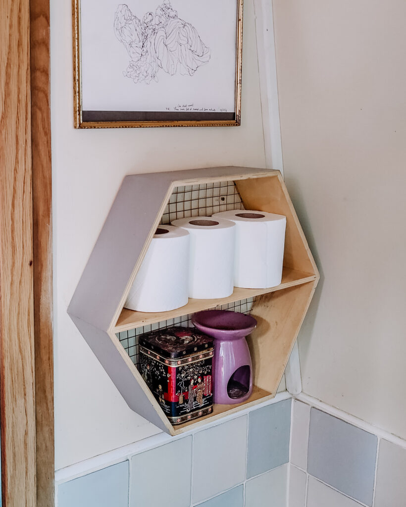 Bulkheads for Storage in the bathroom