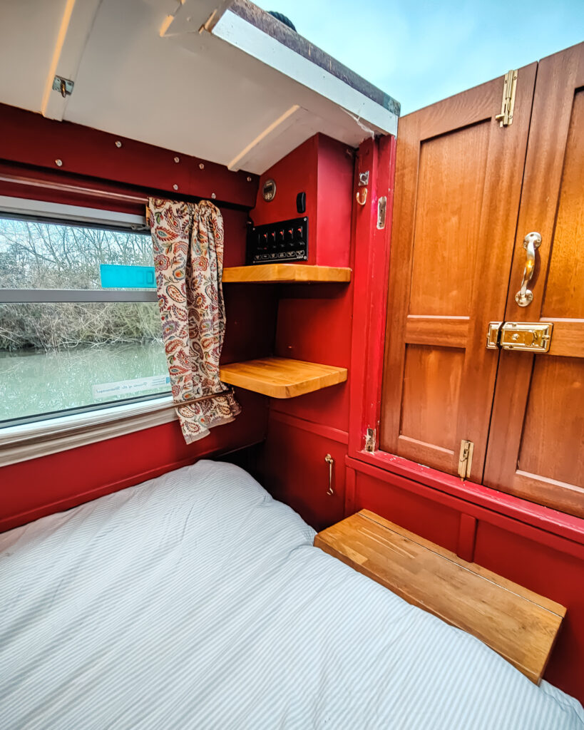 Bulkheads for Storage with shelves